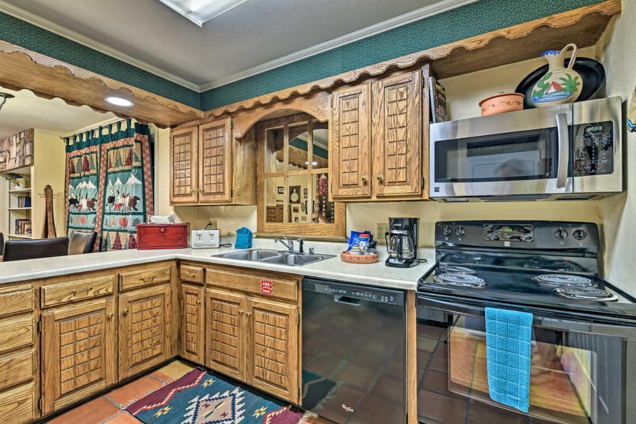 Red River Townhome With Balcony And Mtn Views! Exterior foto