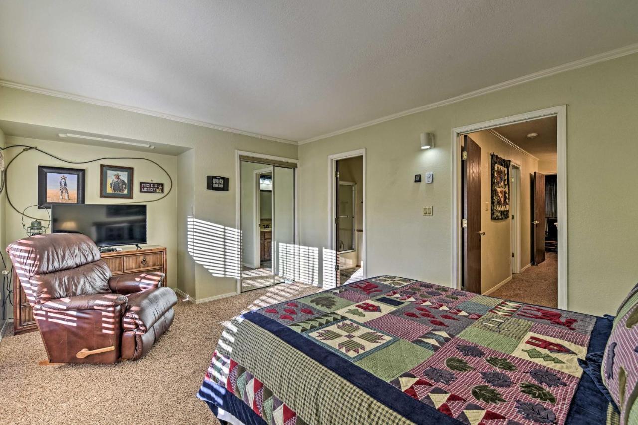 Red River Townhome With Balcony And Mtn Views! Exterior foto